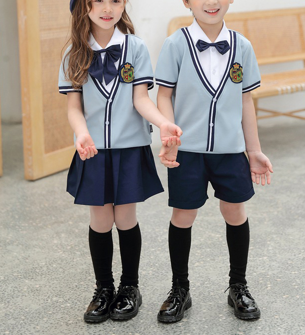 나비 넥타이와 여름 초등학교 밝은 파란색 어린이 짧은 소매 유니폼 한 벌을 사용자 정의 디자인